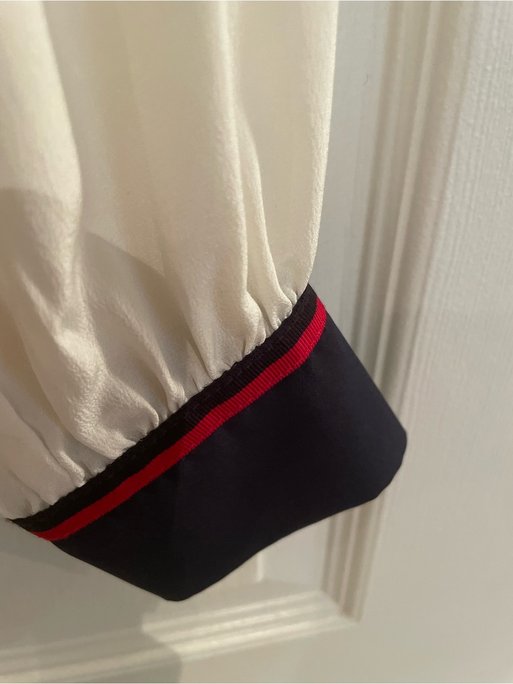 Judith & Charles Cream Blouse with Black Collar - Picture 4 of 5